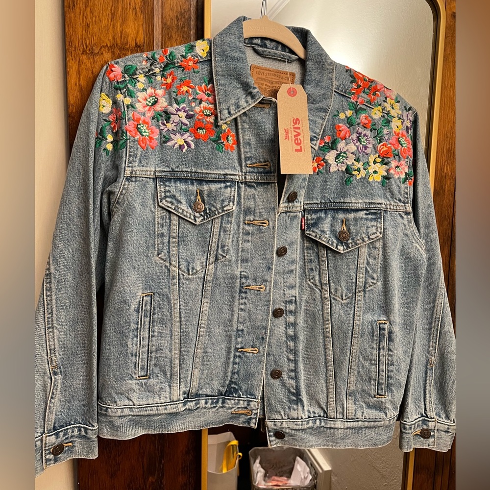 COPY - Levi’s Floral embroidered denim jacket